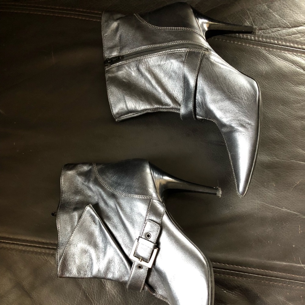 Carvela Silver/pewter colored leather ankle boots.